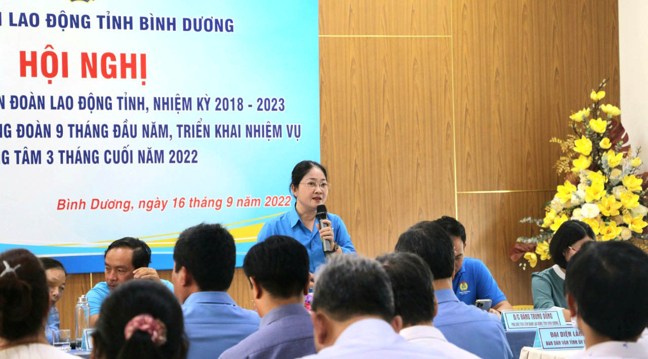 Chủ tịch LĐLĐ tỉnh Bình Dương Nguyễn Kim Loan phát biểu tại Hội nghị.